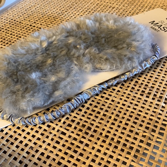 Mixit Faux Fur Eye Mask - Picture 4 of 7
